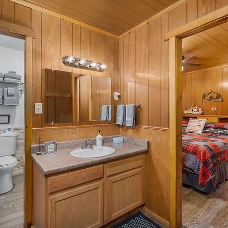 Bear Paw Lodge & Vacation Homes Vallecito Exterior photo