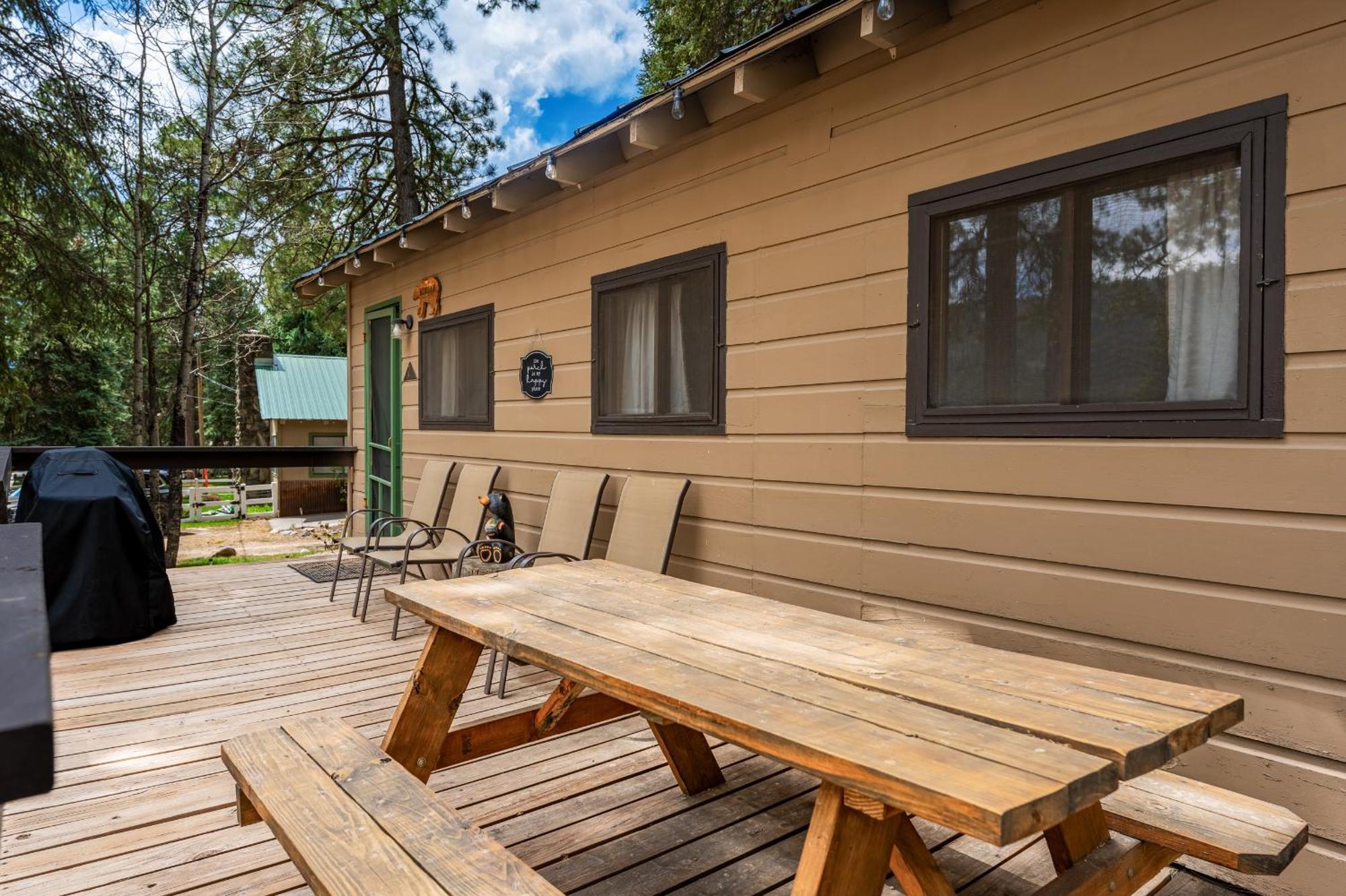Bear Paw Lodge & Vacation Homes Vallecito Exterior photo