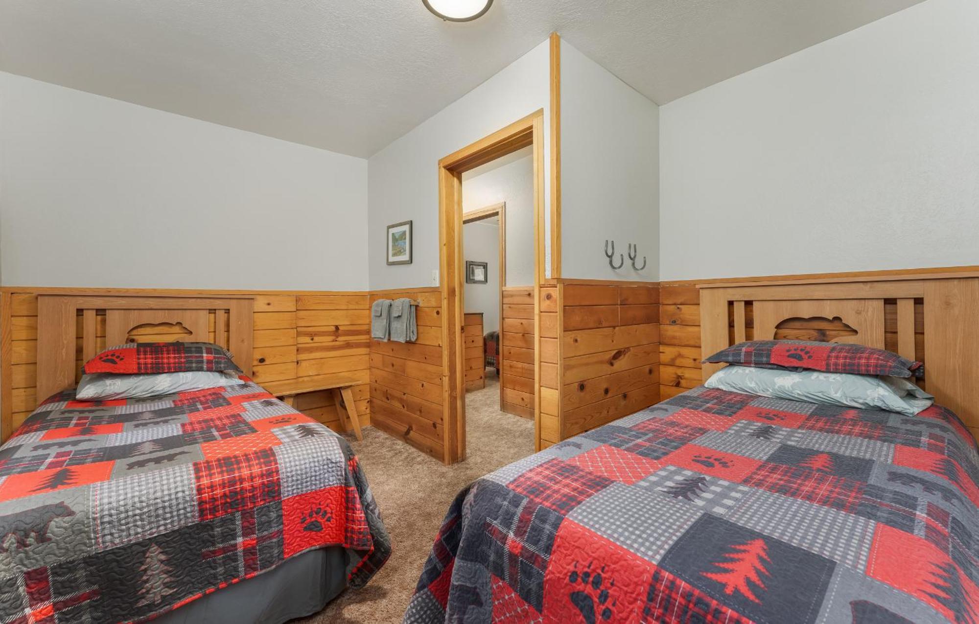 Bear Paw Lodge & Vacation Homes Vallecito Exterior photo