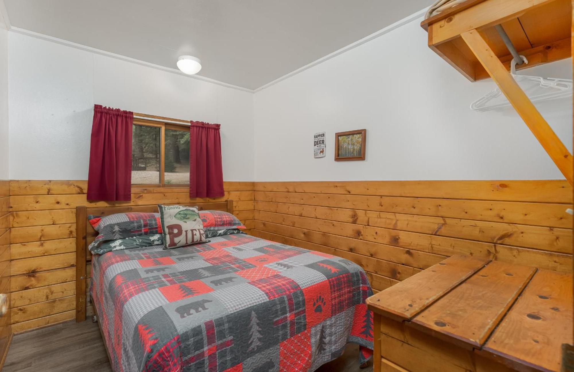 Bear Paw Lodge & Vacation Homes Vallecito Exterior photo